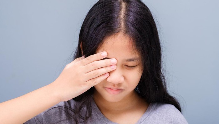 Kedutan Mata: Mitos Uang atau Masalah Medis? Cari Tahu!
