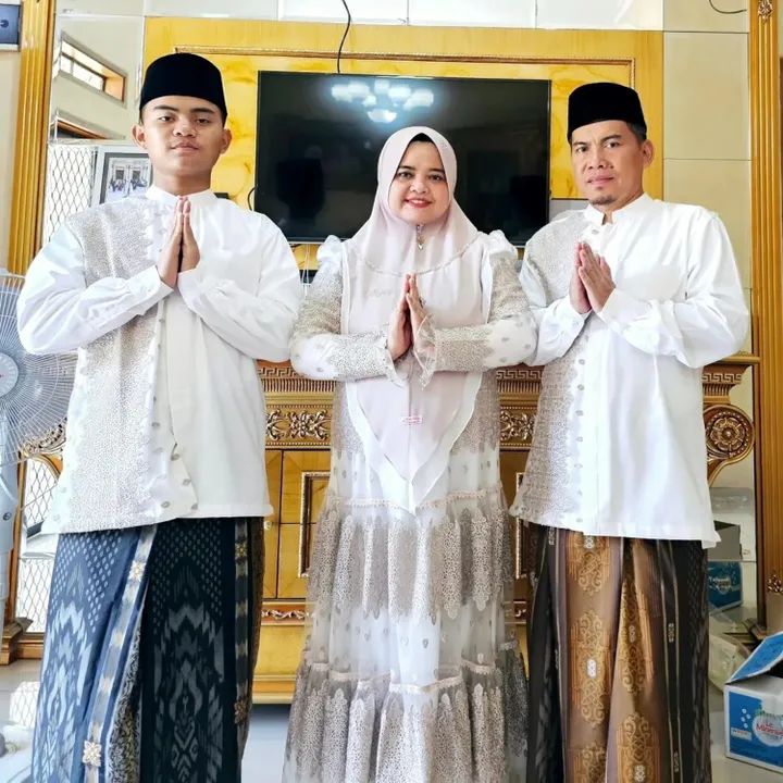 Kisah Inspiratif: Pedagang Keliling Raih Sukses Bisnis Triliunan