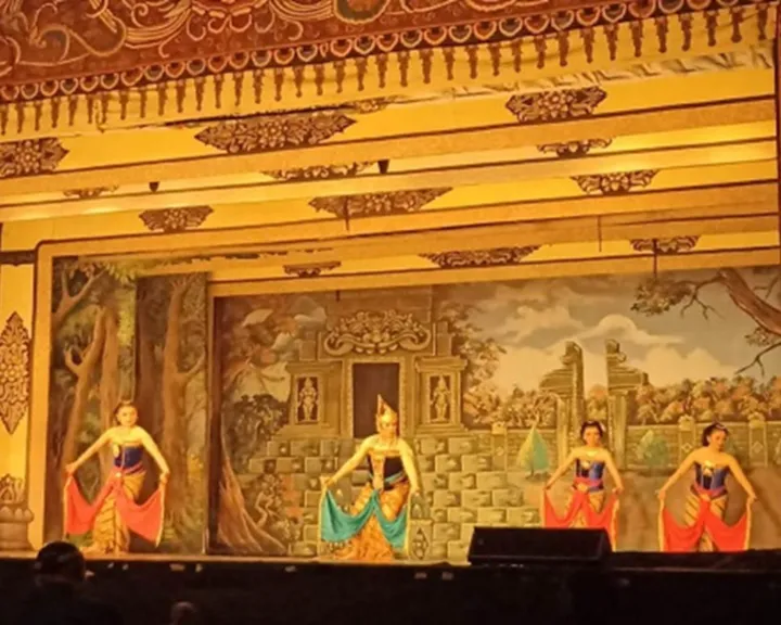 Liburan Lebaran di Solo? Saksikan Wayang Orang Sriwedari!