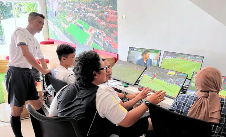 Liga 2 Musim Depan: Tim Gunakan VAR, Siap Berlaga!