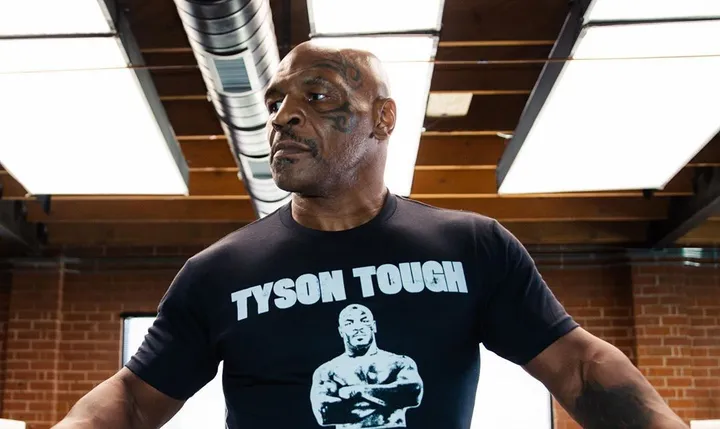 Mike Tyson Gangguan Lambung, Persiapan Duel Jake Paul Terganggu
