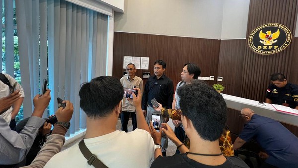 Misteri Rute Private Jet KPU: Laporan Mengguncang KPK & DKPP