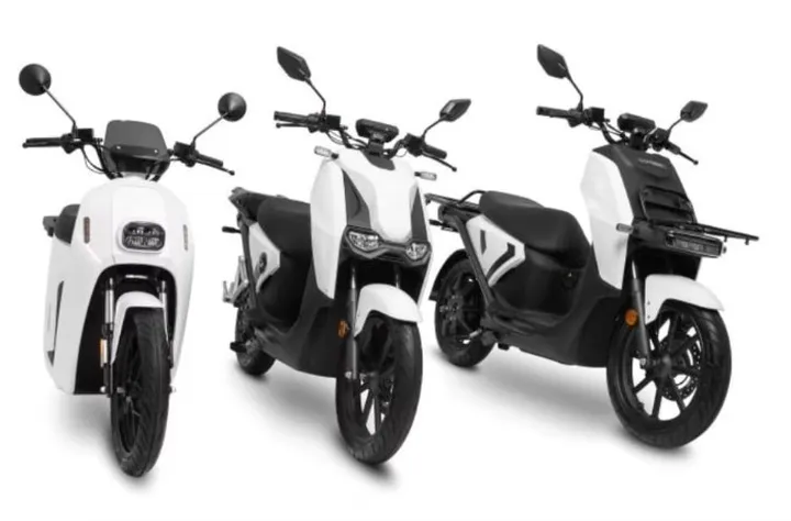 Motor Listrik Lebih Hemat? Bandingkan Biaya BBM & Listrik!