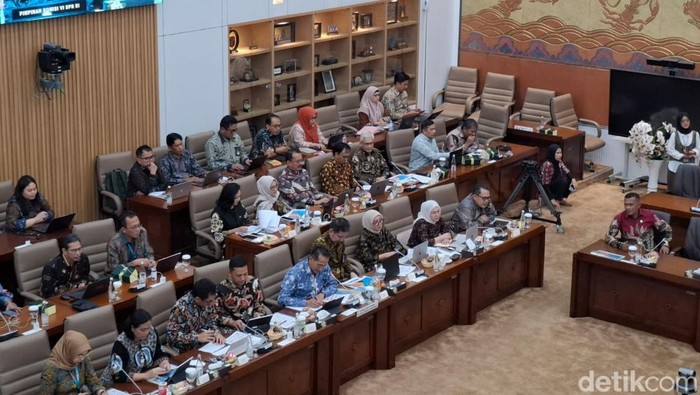 Nasib Karyawan Indofarma: Anak Usaha Bangkrut, Bagaimana?