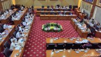 PHK Awal 2025 Melonjak Drastis: 24.036 Pekerja Terdampak PHK Awal 2025 Melonjak Drastis: 24.036 Pekerja Terdampak