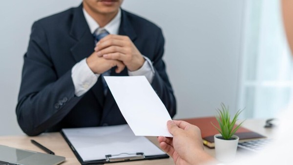 PHK? Dapatkan 60% Gaji 6 Bulan, Simak Syaratnya!