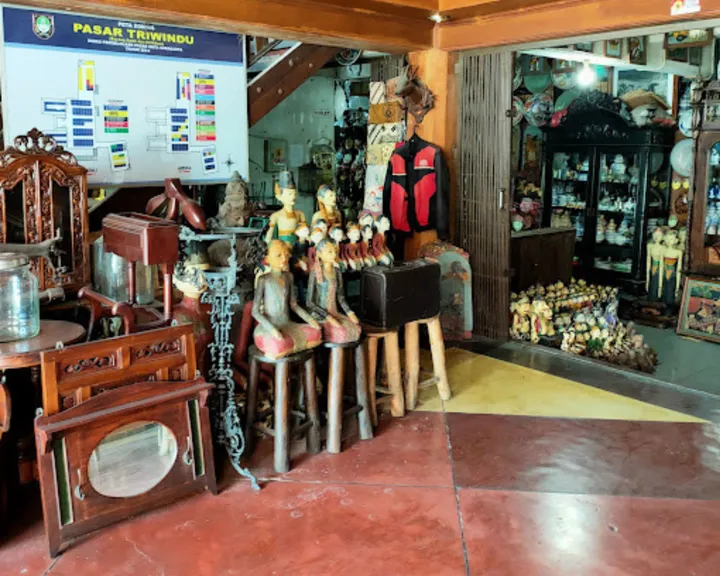 Pasar Triwindu Solo: Temukan Harta Karun Antik Unik & Langka