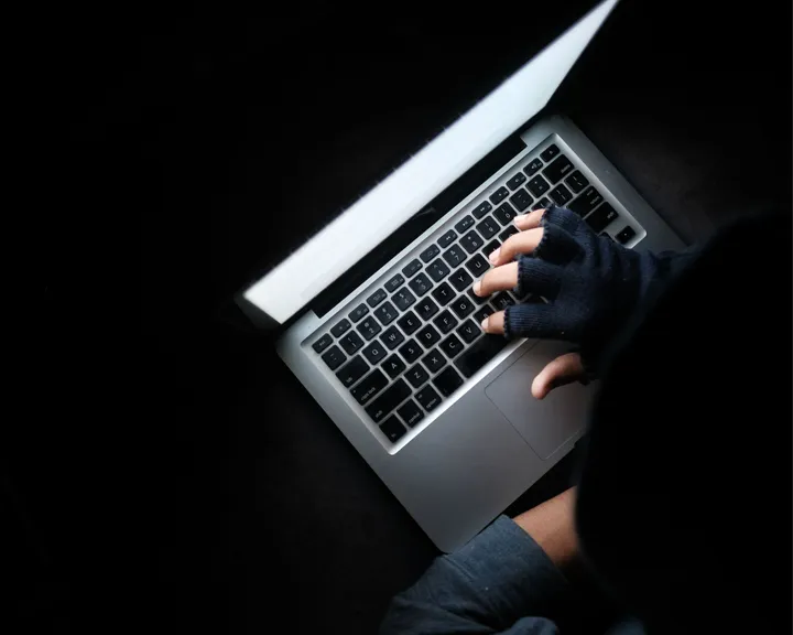 PeduliLindungi Diretas: Situs Judi Muncul, Data Pengguna Terancam?