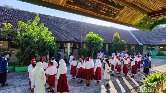 Pendaftaran Sekolah 2025: Jalur Domisili Gantikan Zonasi?