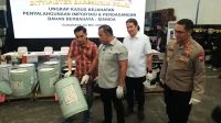 Penggerebekan Gudang Sianida Ilegal: Omzet Ratusan Miliar Terbongkar