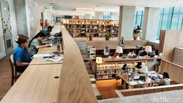 Perpustakaan Jakarta Buka Malam: Temukan Koleksi Favoritmu