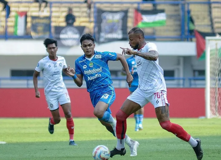 Persib Bandung Imbang! Ribuan Bobotoh Padati GBLA, Hadapi Arema FC