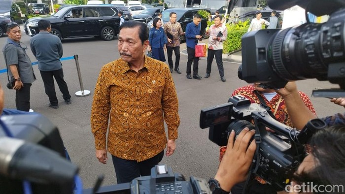 Pertumbuhan Ekonomi Kuartal I Melambat, Luhut: Era Jokowi Tetap Stabil