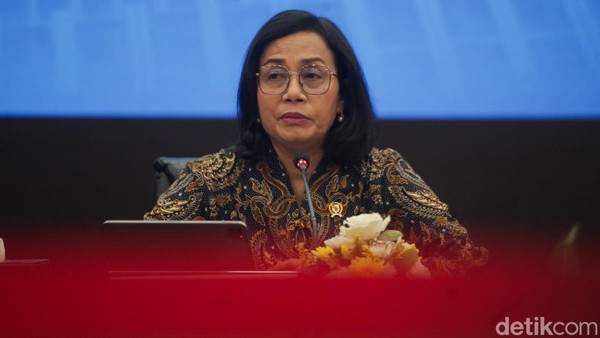 Pertumbuhan Ekonomi Melambat, Sri Mulyani Ungkap Penyebabnya