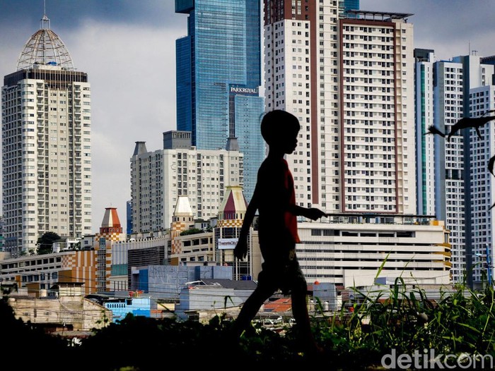 Pertumbuhan Ekonomi RI 2025: Tantangan Berat Tembus 5,2%?