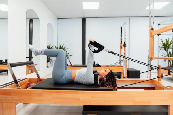 Pilates Pemula: 6 Tips Aman Hindari Cedera & Kuasai Pose
