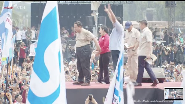 Prabowo Aksi Dramatis: Safari Dilempar, Massa Buruh Monas Gempar
