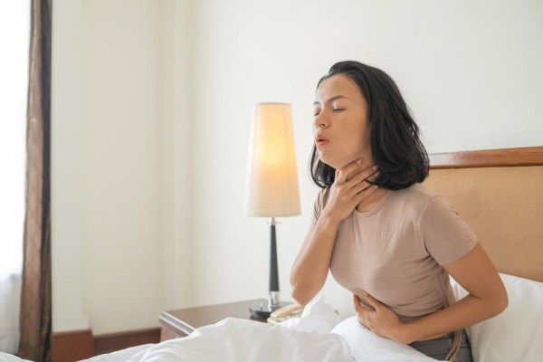 Sariawan Tenggorokan? 7 Penyebabnya, Waspadai Herpes!