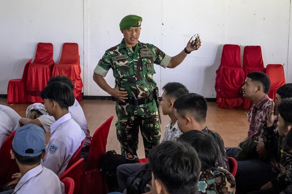 Siswa Nakal Dihukum Militer? Pakar UGM Ungkap Solusi Kontroversial