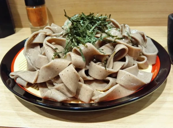 Soba Jepang Baru: Tekstur Lebar, Tebal, dan Menggoda!