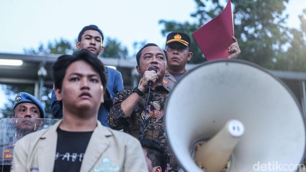Strategi Pemerintah: Hadapi Gelombang PHK Besar-besaran Sekarang
