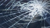Tragedi Bogor: Pemobil Tabrak 5 Mobil, Dihakimi Massa Tragedi Bogor: Pemobil Tabrak 5 Mobil, Dihakimi Massa