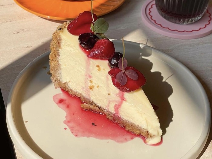 Upah Cheesecake? Kisah Pekerja Kecewa yang Viral