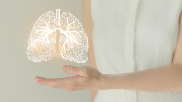 Waspada! Kenali Gejala Kanker Paru-paru & Stadiumnya