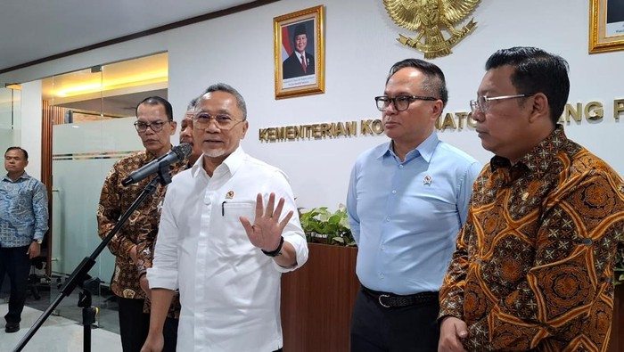 Zulhas Dimarahi Petani Singkong: Impor Terhambat, Apa Solusinya?