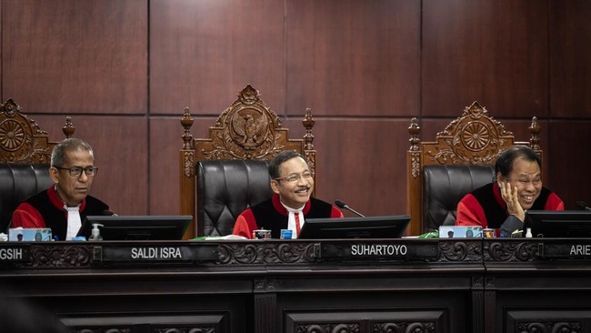 Apresiasi Hakim MK: Menhan dan Menkum HAM Dukung Transparansi UU TNI
