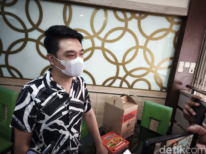 Ayam Goreng Widuran Viral: Rasa Sensasional, Bukan Halal