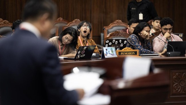 DPR Desak MK Tolak Gugatan UU TNI: Warga Sipil Tak Berhak