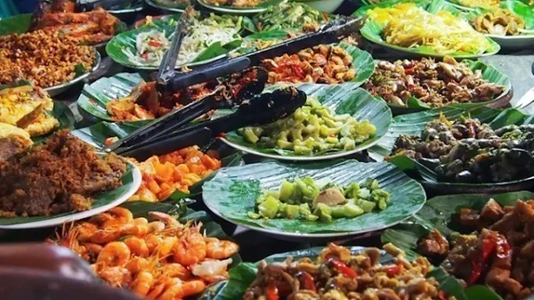 Sensasi Pisang Goreng Cicak: Menu Unik Lesehan Bu Gendut Blok M